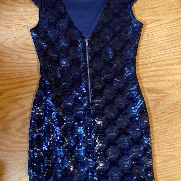 Beautiful beaded dress - Picture 2 of 3